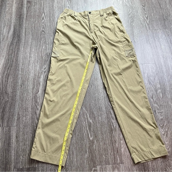 Magellan Outdoors Men’s Tan Cargo Pants with Straight-Leg Cut Pre owned - Picture 1 of 9